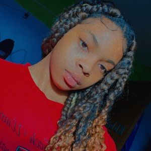 Meet your Posher, Ellasia